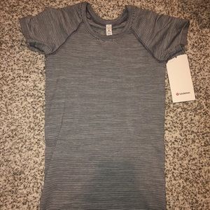 Swiftly Tech short sleeve lulu shirt